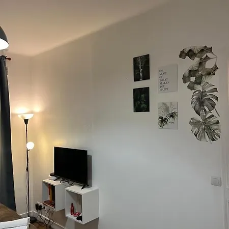 Cosy Studio With Terrace Retreat - Mp52a Παρίσι